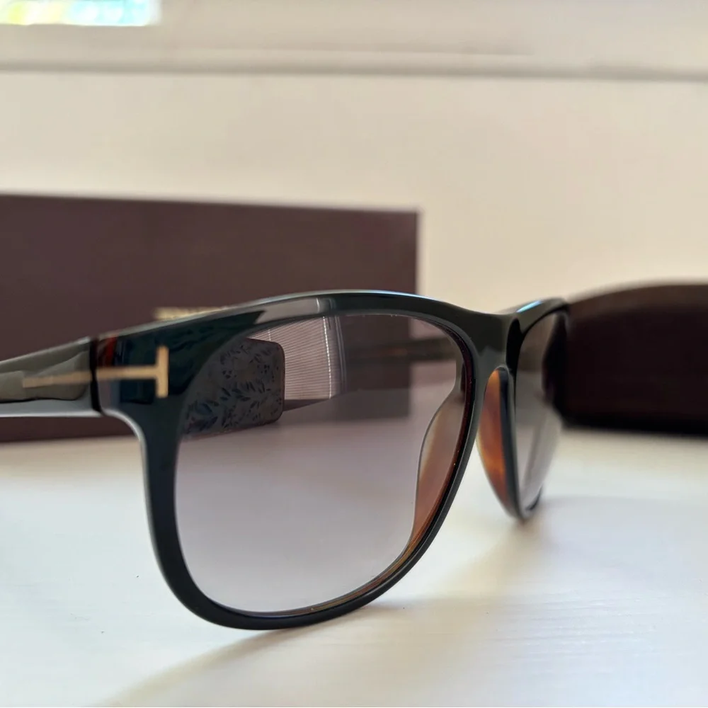 Tom Ford Oliver Black Sunglasses - Picture 3 of 12